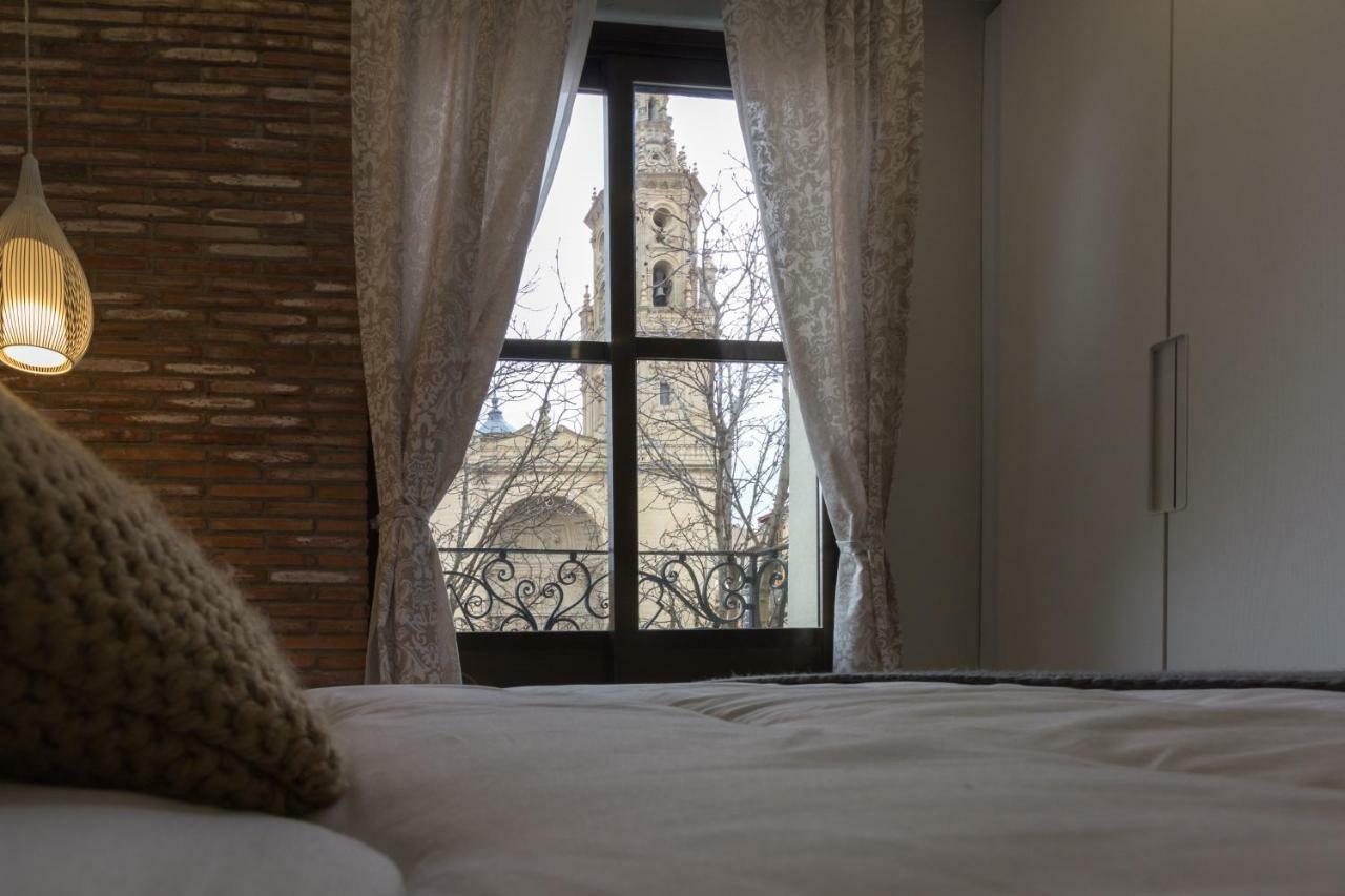 Apto Con Vistas A La Catedral Y Aire Acondicionado Logrono Bagian luar foto